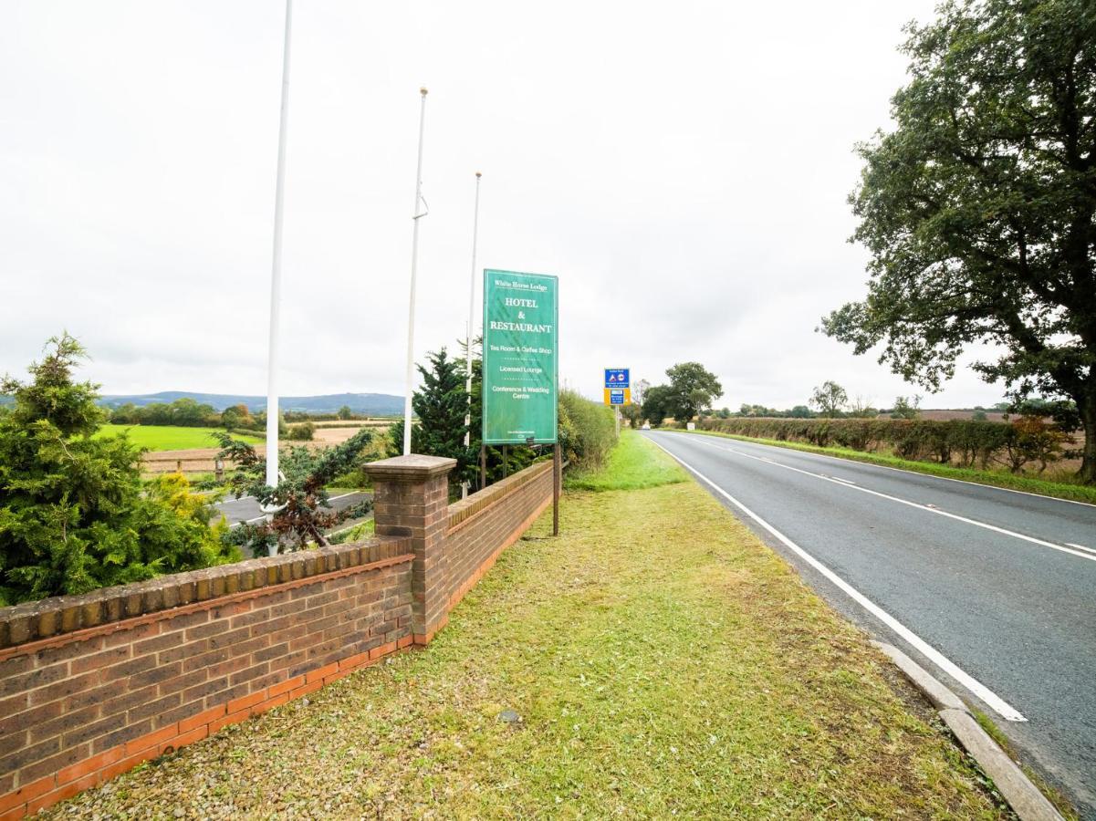 Oyo White Horse Hotel, East Thirsk Отель Bagby