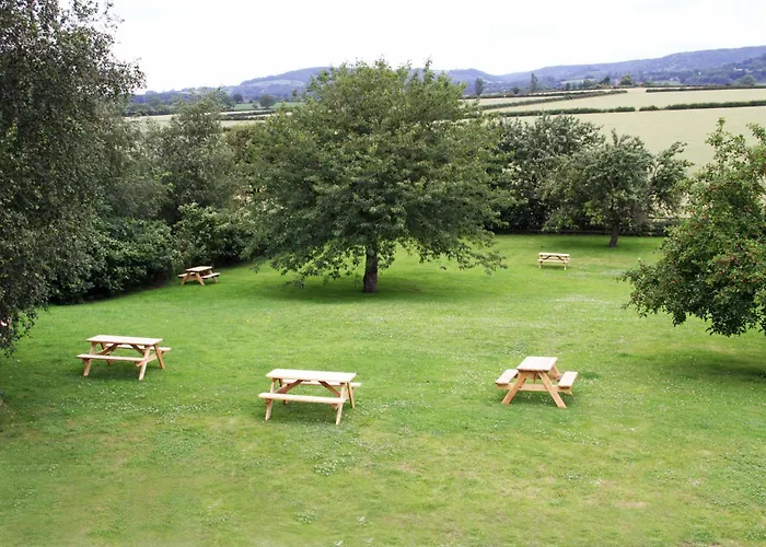 Oyo White Horse Lodge Hotel, East Thirsk